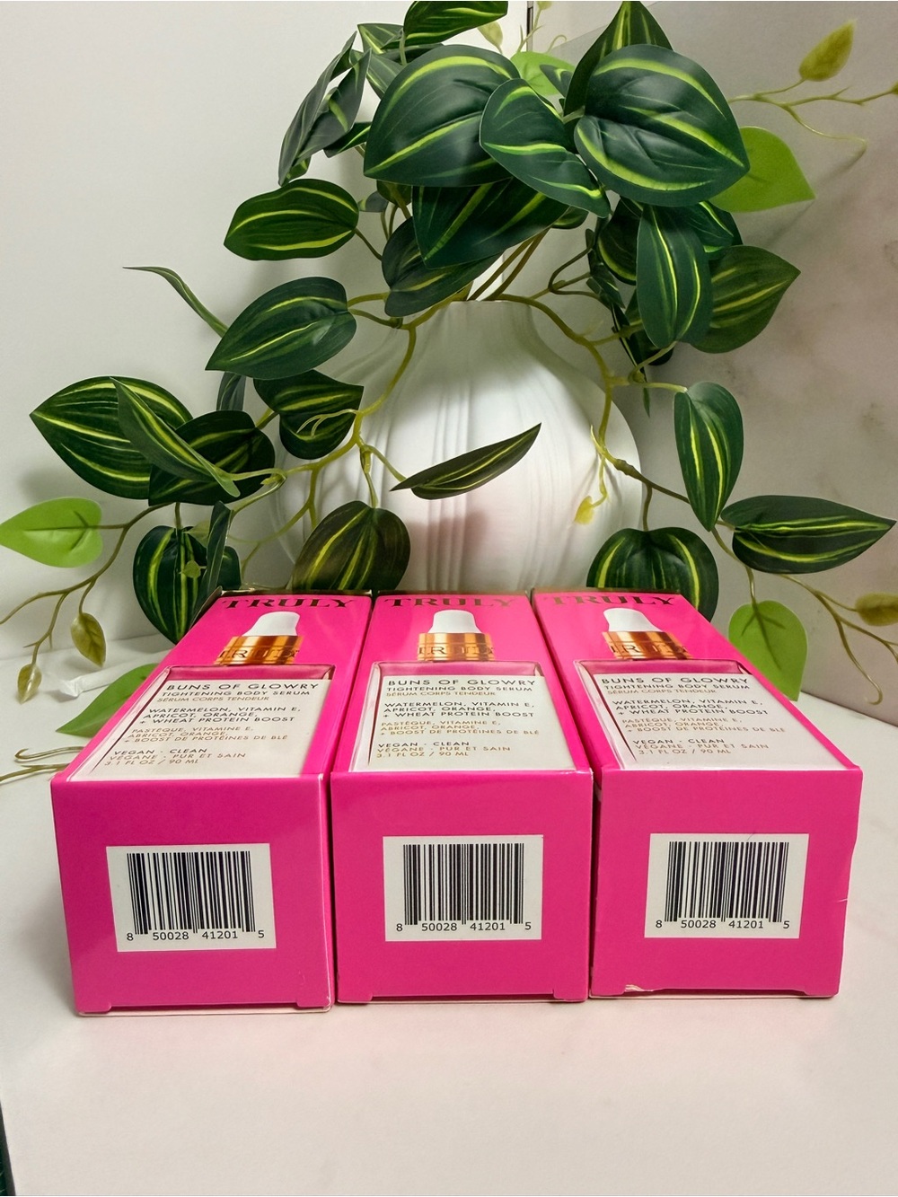 TRULY Buns of Glowry Tightening Body Serum (x3) - Picture 6 of 7